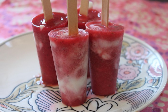 Strawberry-Yogurt-Popsicles2-1024x682